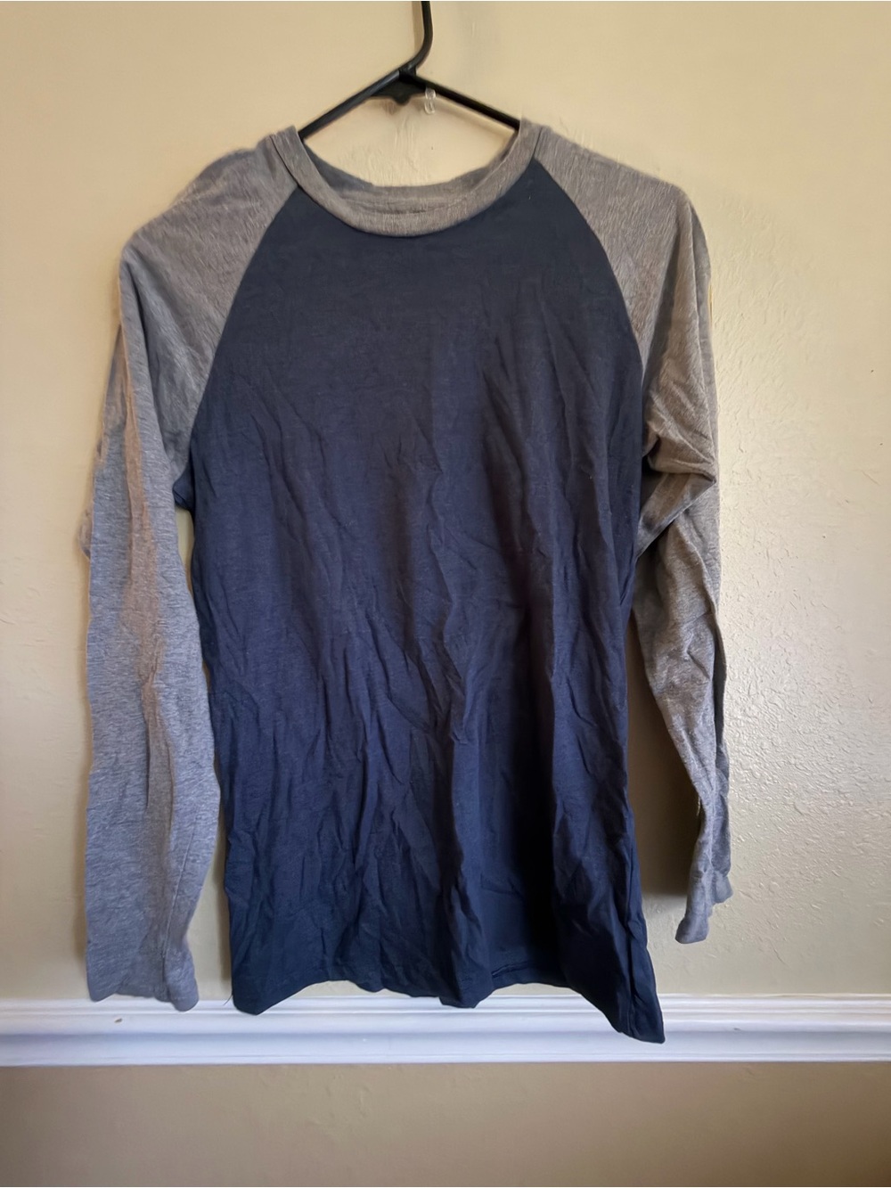 Two buffalo wild wings one Long/short Sleeve Shirt in Navy and Heather Gray